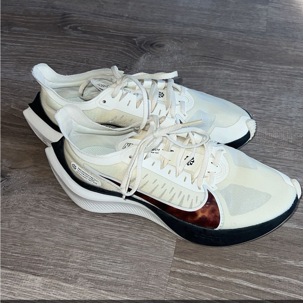 Nike Women’s Zoom Gravity
